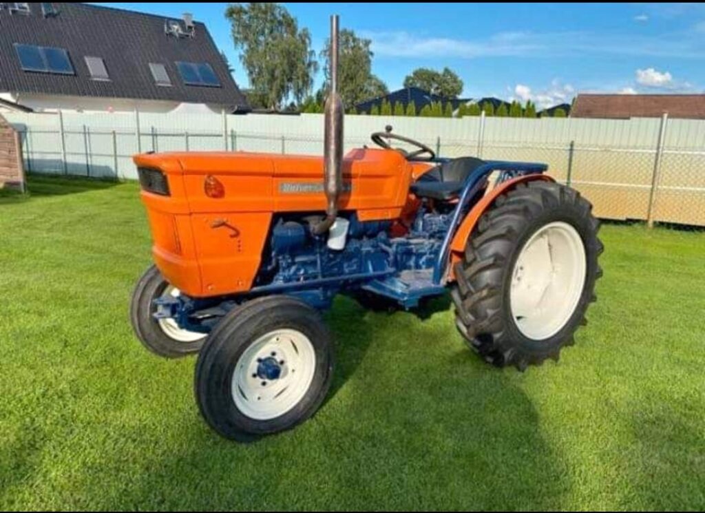 Tractor utb 445