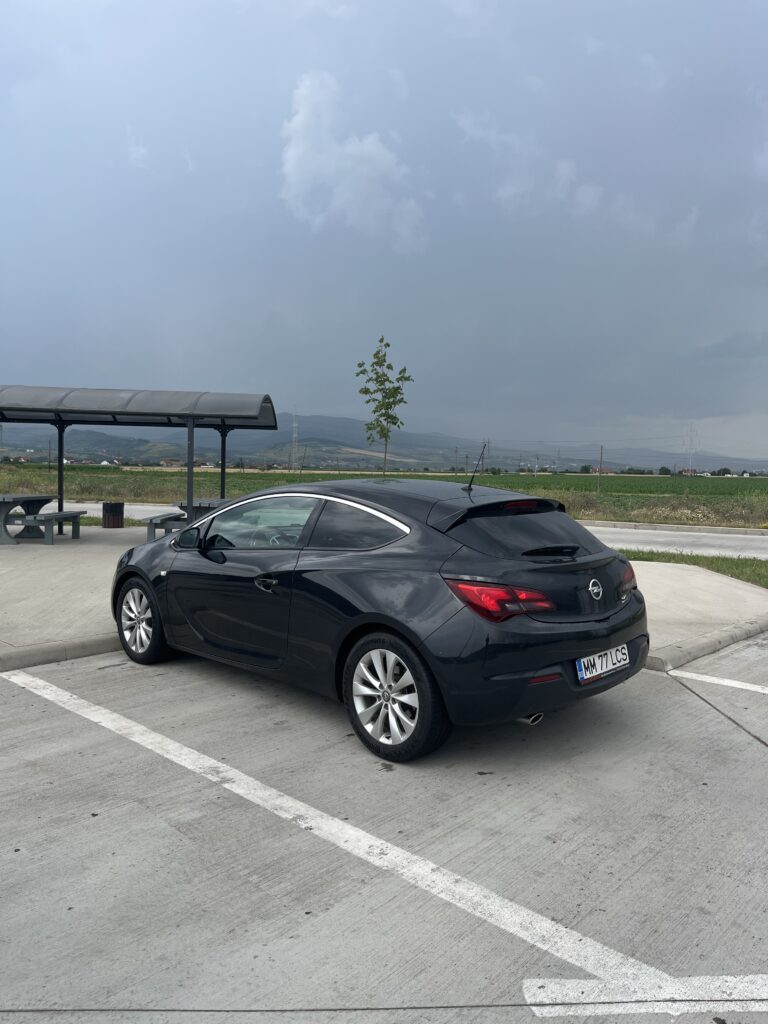 Opel Astra J GTC 1.4 turbo