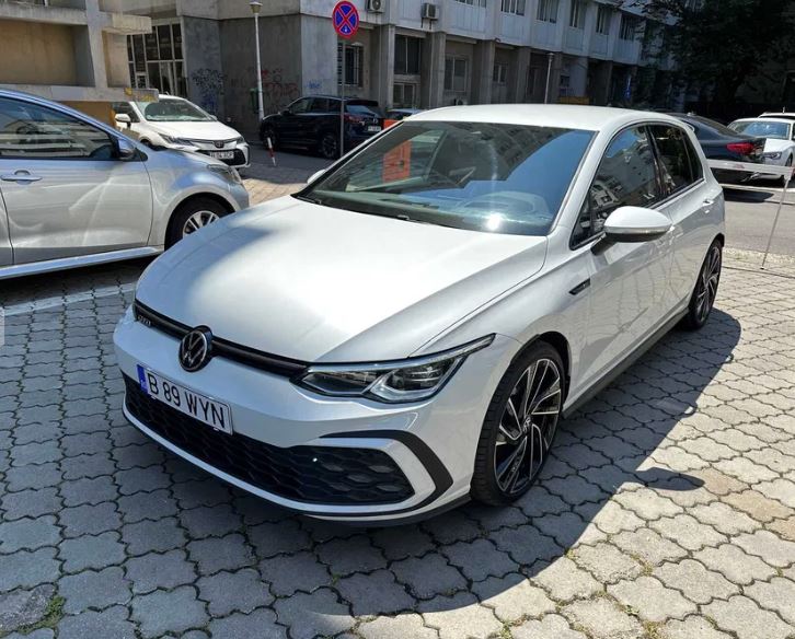 Volkswagen Golf 8 GTD - 2.0tdi 200cp DSG, 42.500km - garantie 12.2025