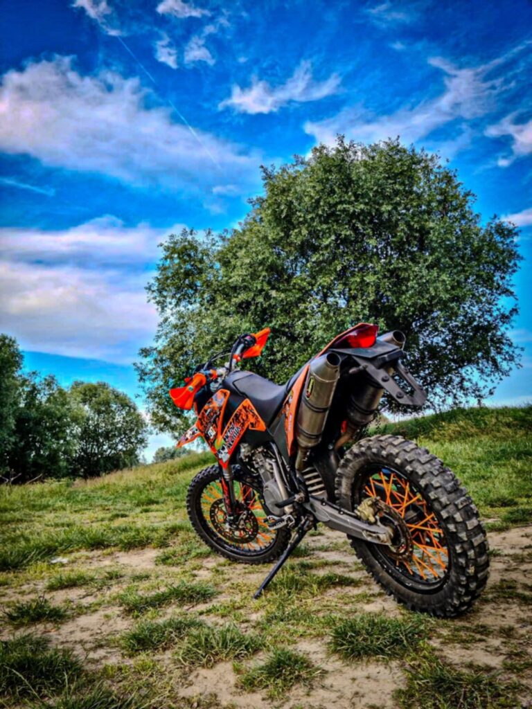Vând sau schimb ktm