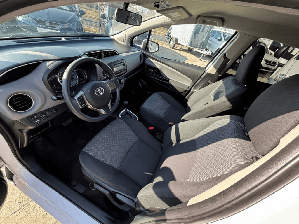 Toyota Yaris 1.5 VVTi HSD Sol