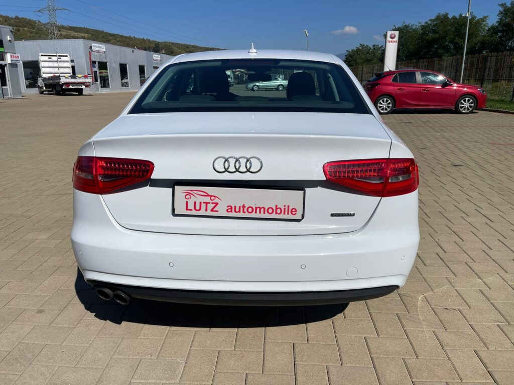 Audi A4 2.0 TDI quattro Attraction