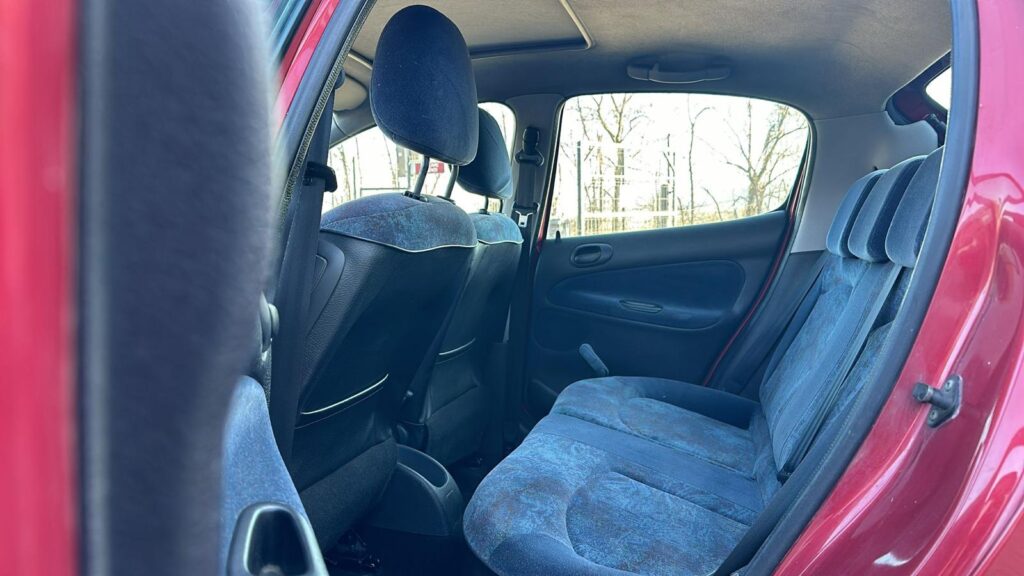 PEUGEOT 206