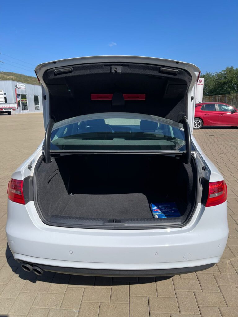 Audi A4 2.0 TDI quattro Attraction