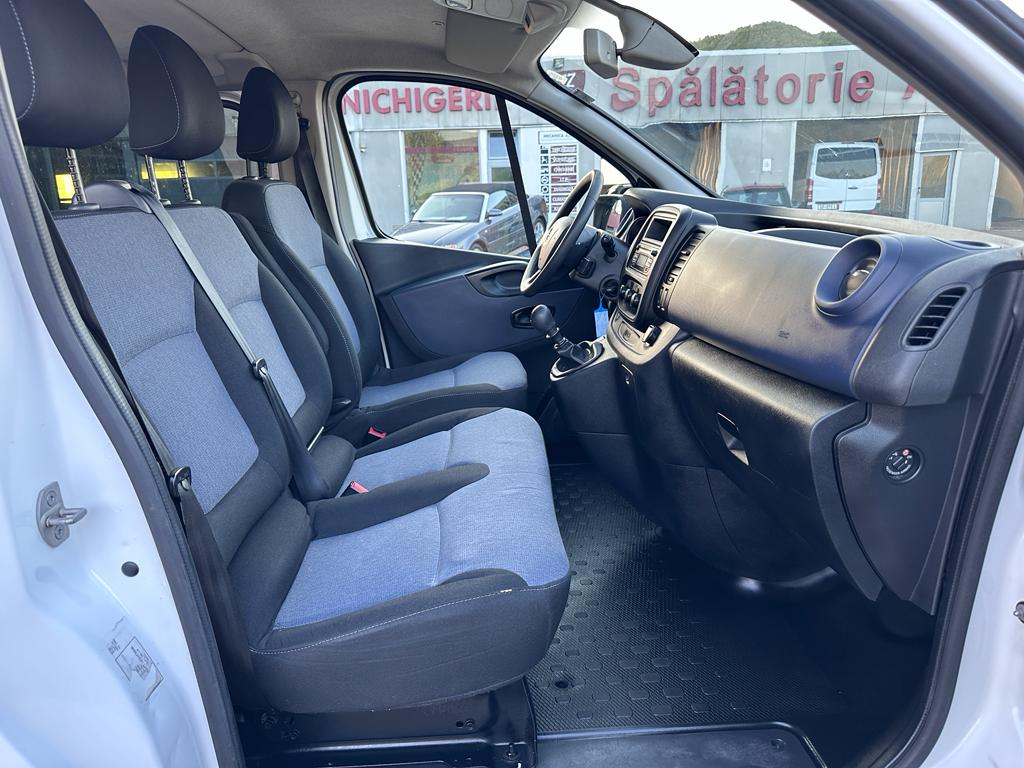 Opel Vivaro 8+1