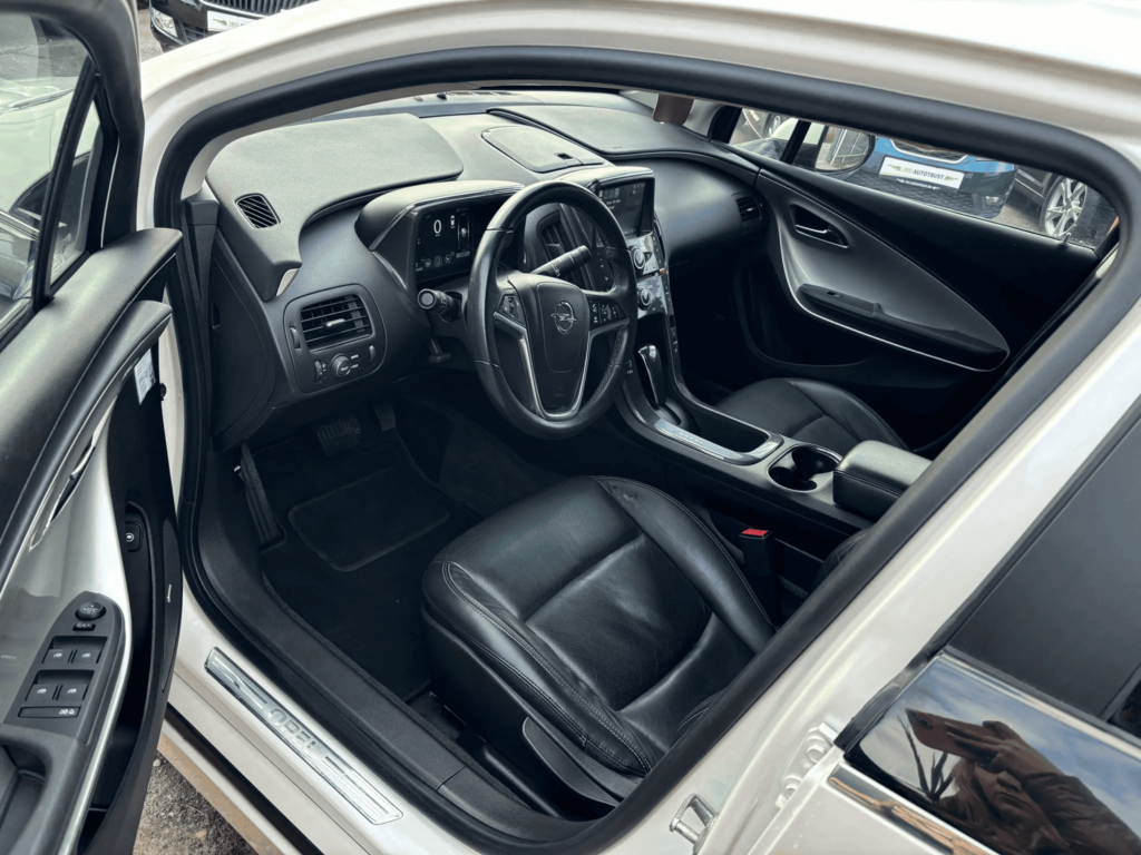 Opel Ampera Standard