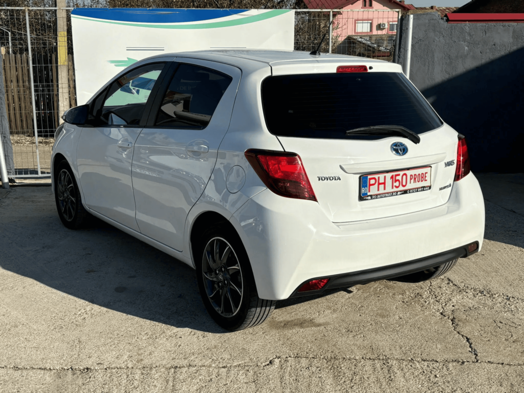 Toyota Yaris 1.5 VVTi HSD Sol