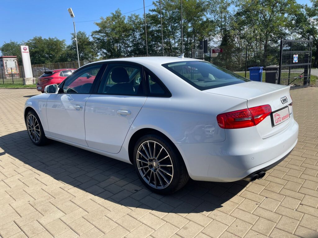Audi A4 2.0 TDI quattro Attraction