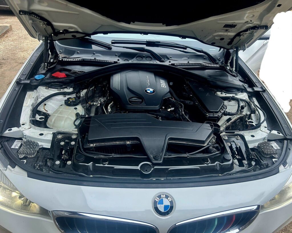 BMW 320d / GT / M Packet / F34 / 3 Butoane.