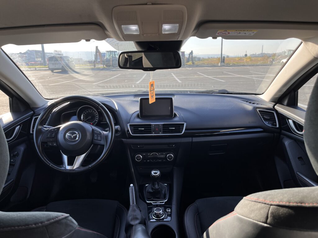 Mazda 3 2.2D Nakama