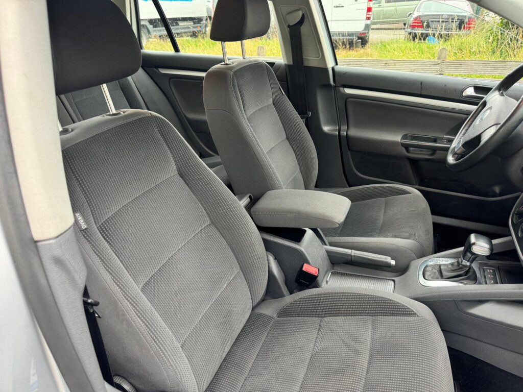 Vand VW Golf 5 break 1.6 benzina automata