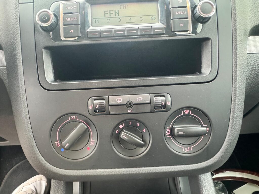 Vand VW Golf 5 break 1.6 benzina automata