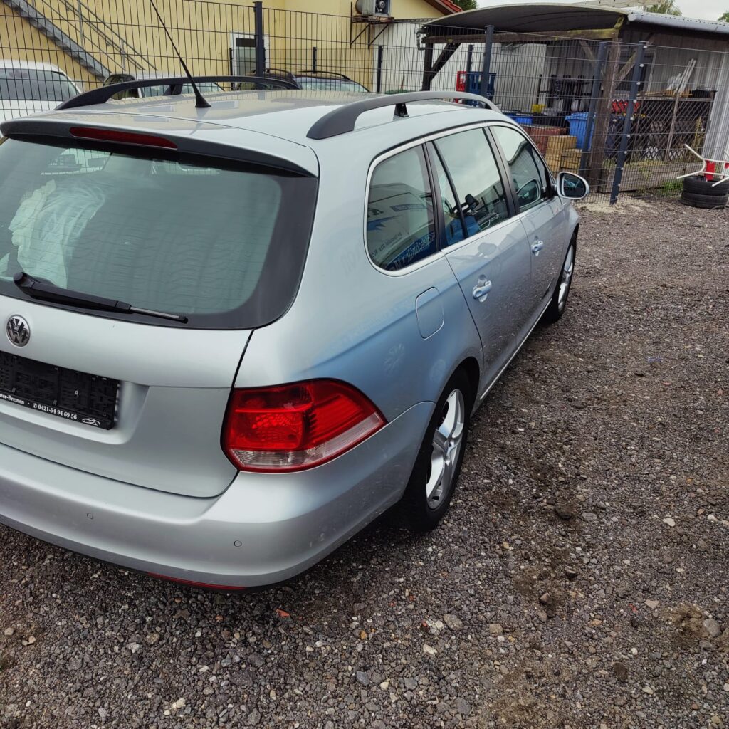 Vand VW Golf 5 break 1.6 benzina automata