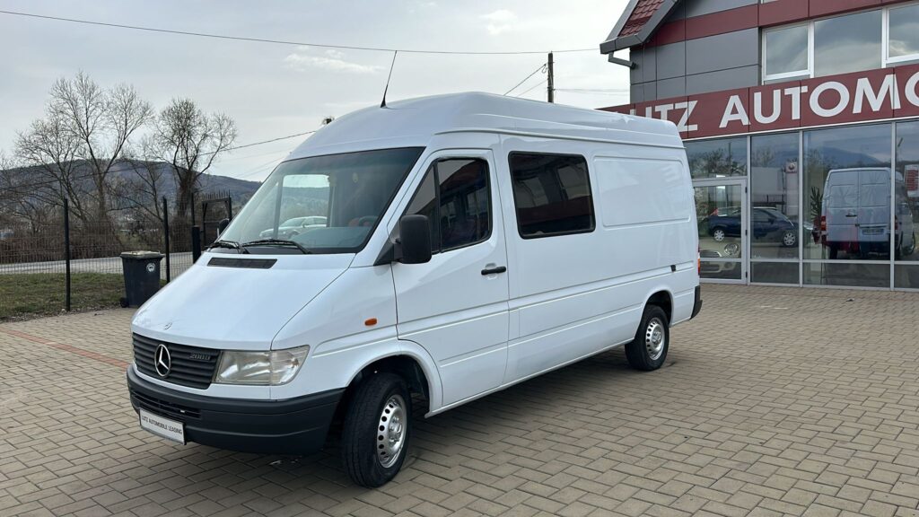 MercedesBenz Sprinter 208D