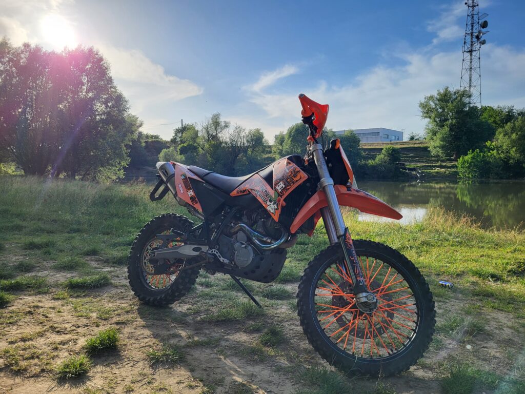 Vând sau schimb ktm