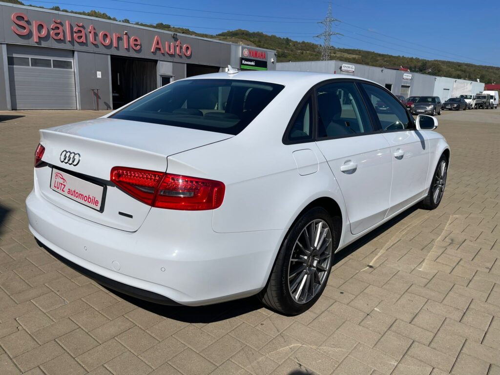 Audi A4 2.0 TDI quattro Attraction
