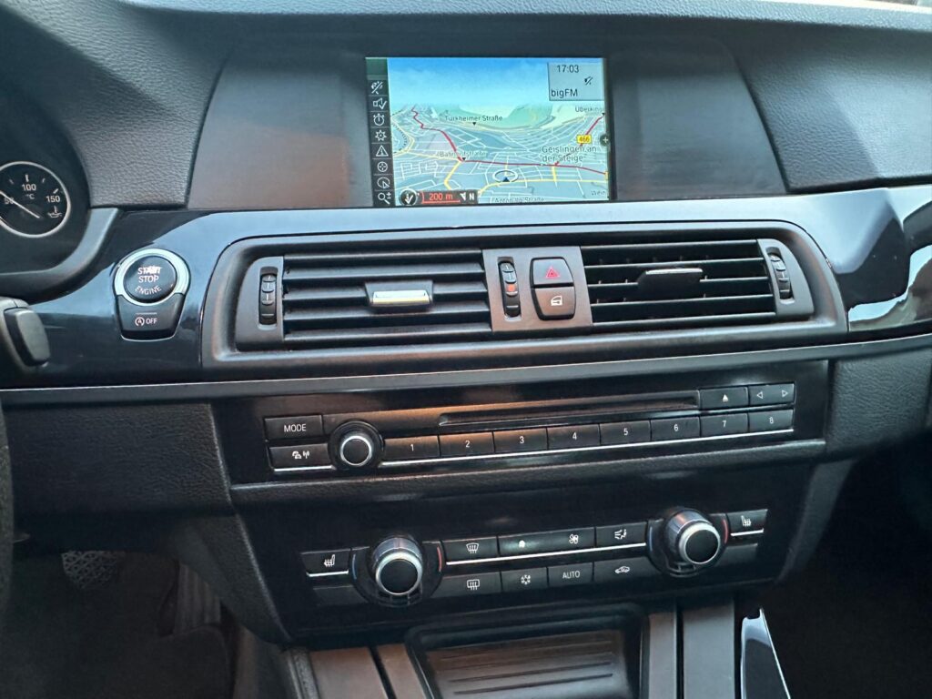 BMW  F10 520d