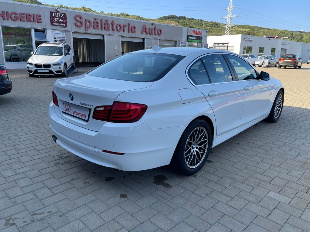 BMW  F10 520d