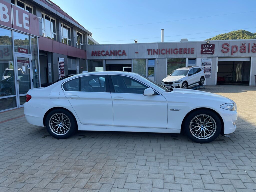 BMW  F10 520d