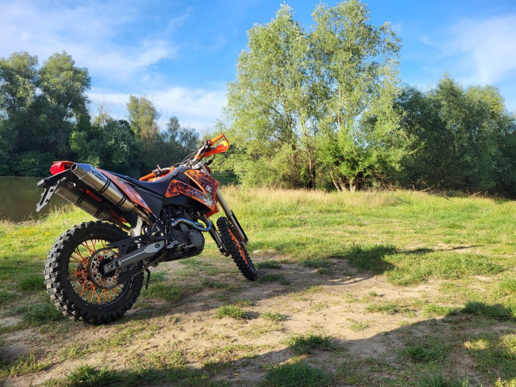 Vând sau schimb ktm