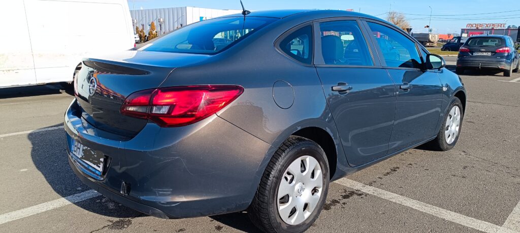 Opel Astra J Sedan 1,4 ecotec