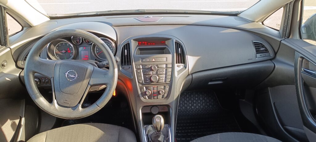 Opel Astra J Sedan 1,4 ecotec