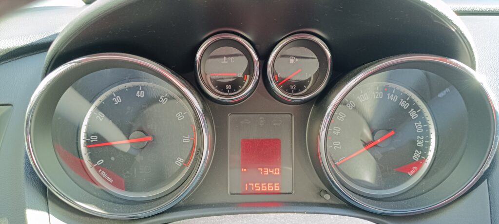 Opel Astra J Sedan 1,4 ecotec