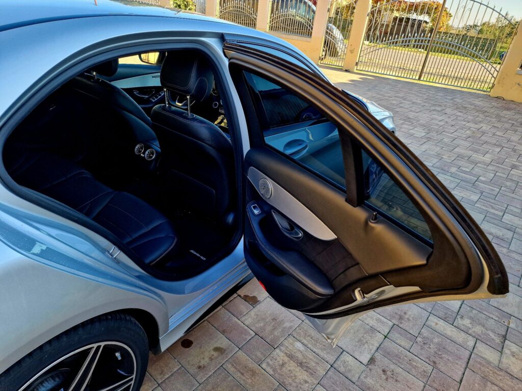 Mercedes-Benz C Class 9G-TRONIC AMG Line