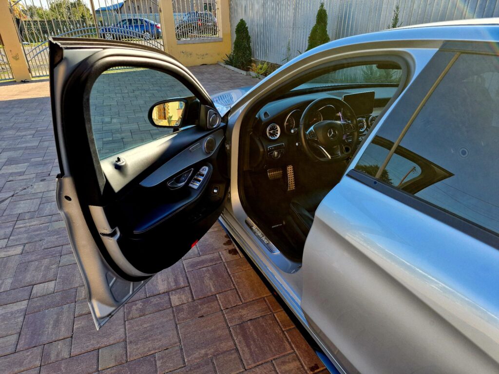 Mercedes-Benz C Class 9G-TRONIC AMG Line