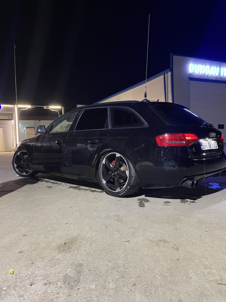 Vând Audi A4 B8