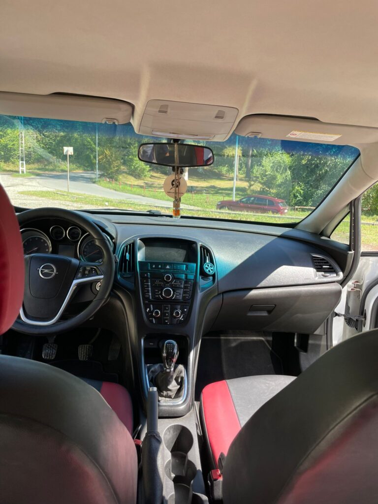 Opel Astra J