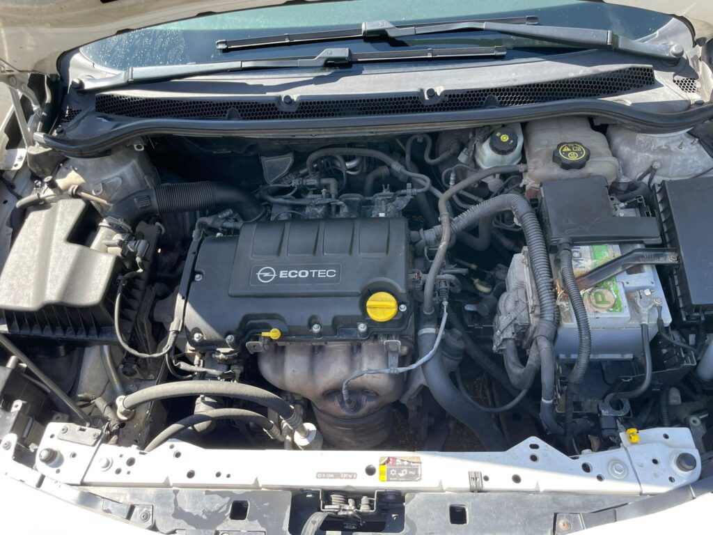 Opel Astra J