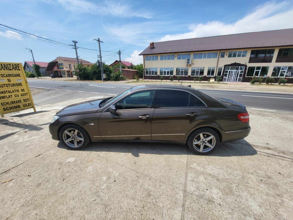 Vând Mercedes Clasa E