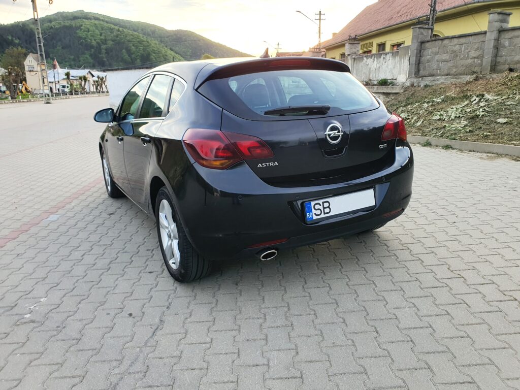 Opel Astra J diesel 160 cai