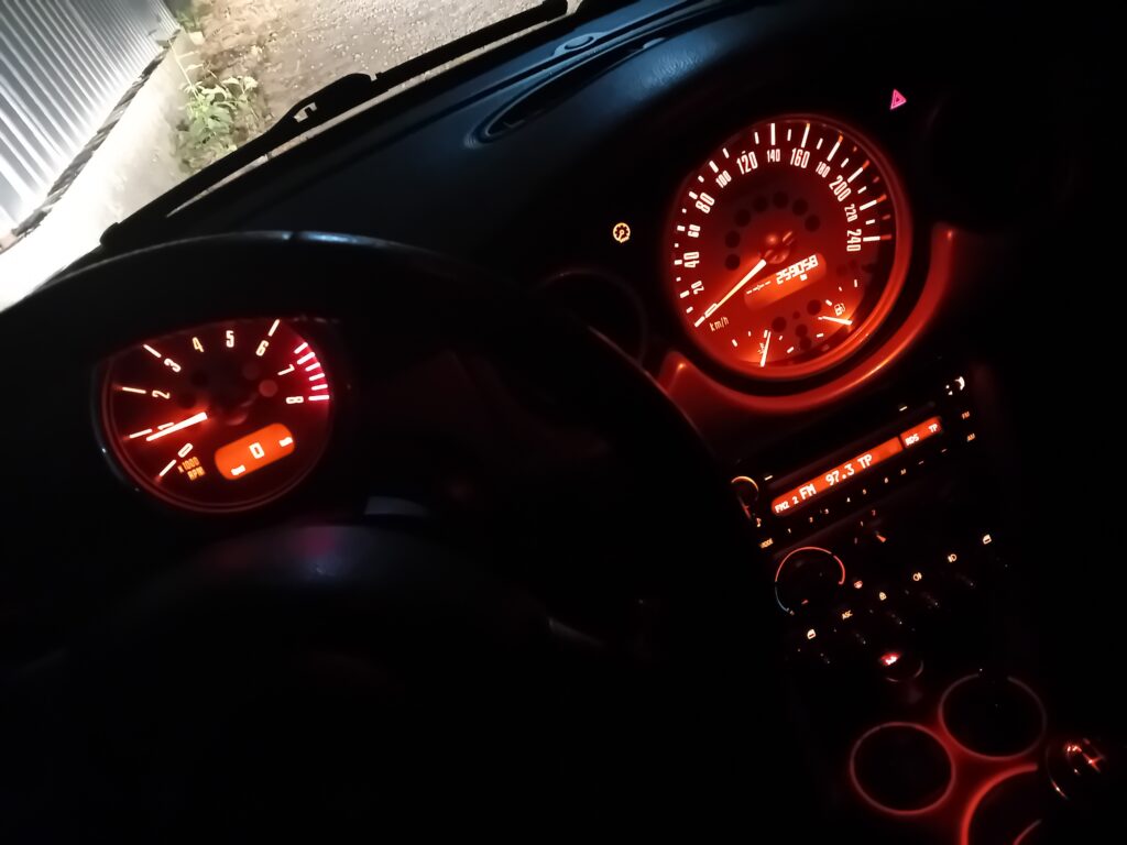 Mini Cooper R50, 1.6 Benzină, 2005, Întreținut, Dotări interesante, 2800€