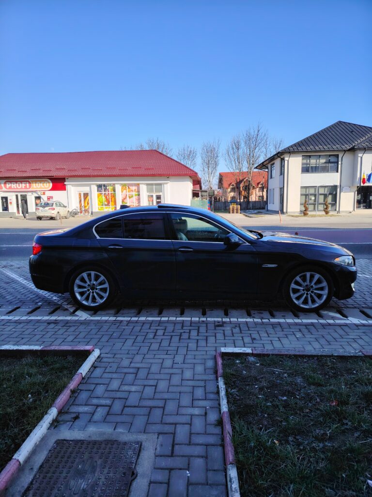 BMW 530d trapa/navi mare/ soft closet/ suspensie adaptivă/ piele