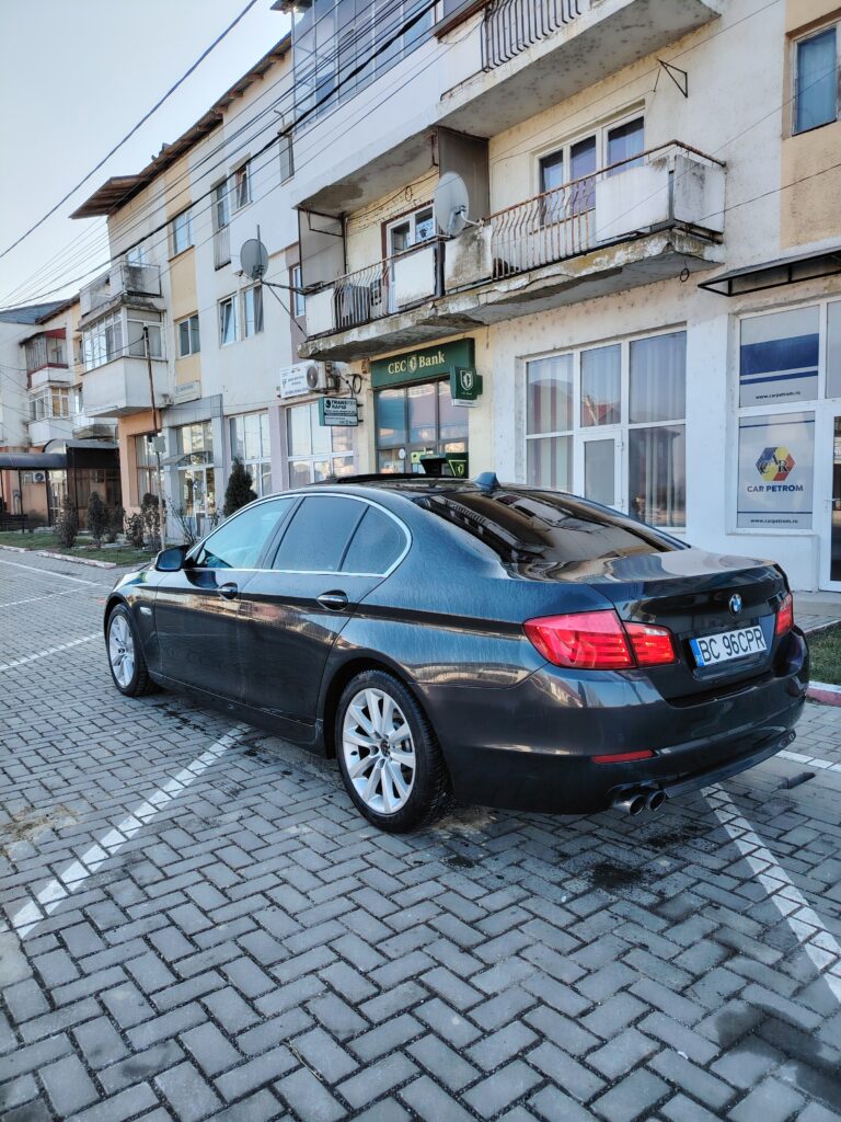 BMW 530d trapa/navi mare/ soft closet/ suspensie adaptivă/ piele