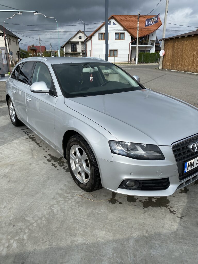 Vând Audi A4 B8