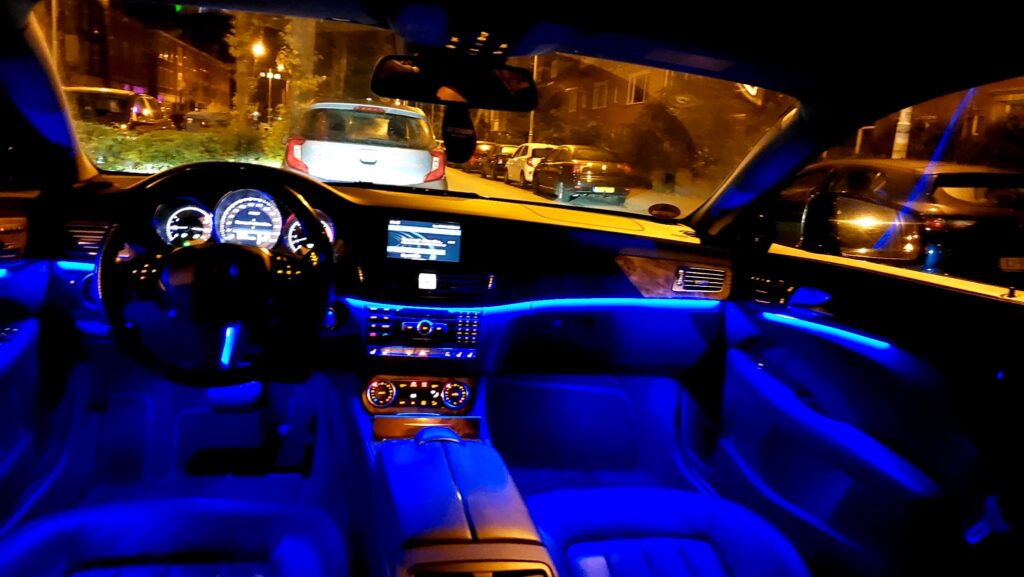 Vând Mercedes CLS