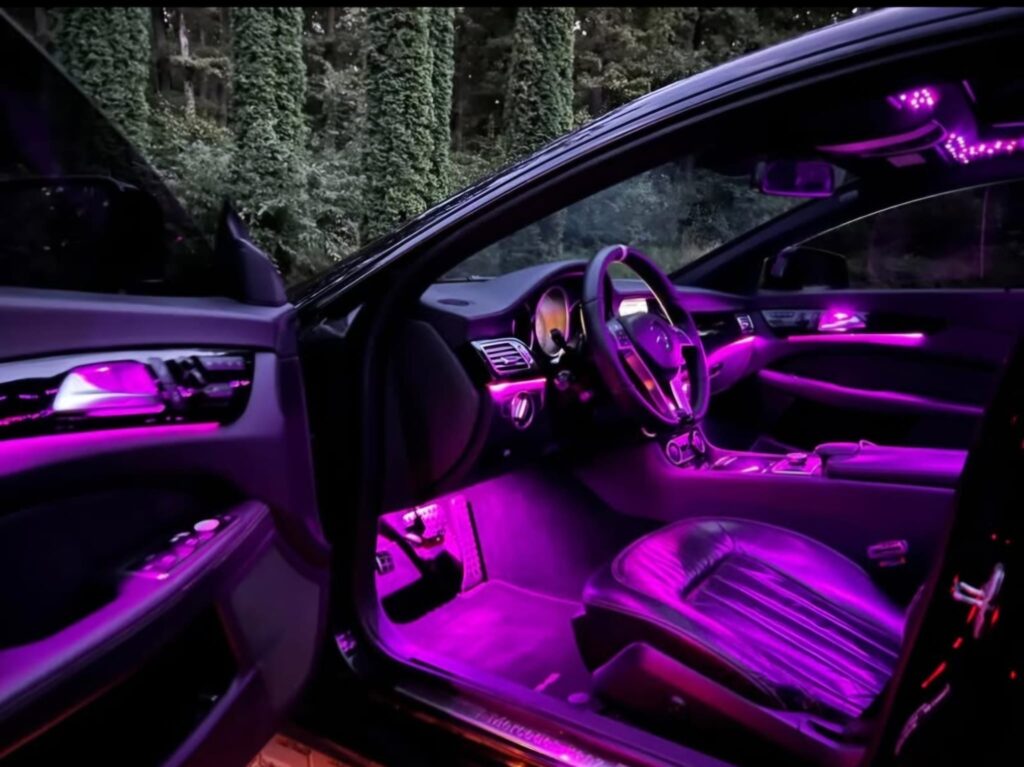 Vând Mercedes CLS