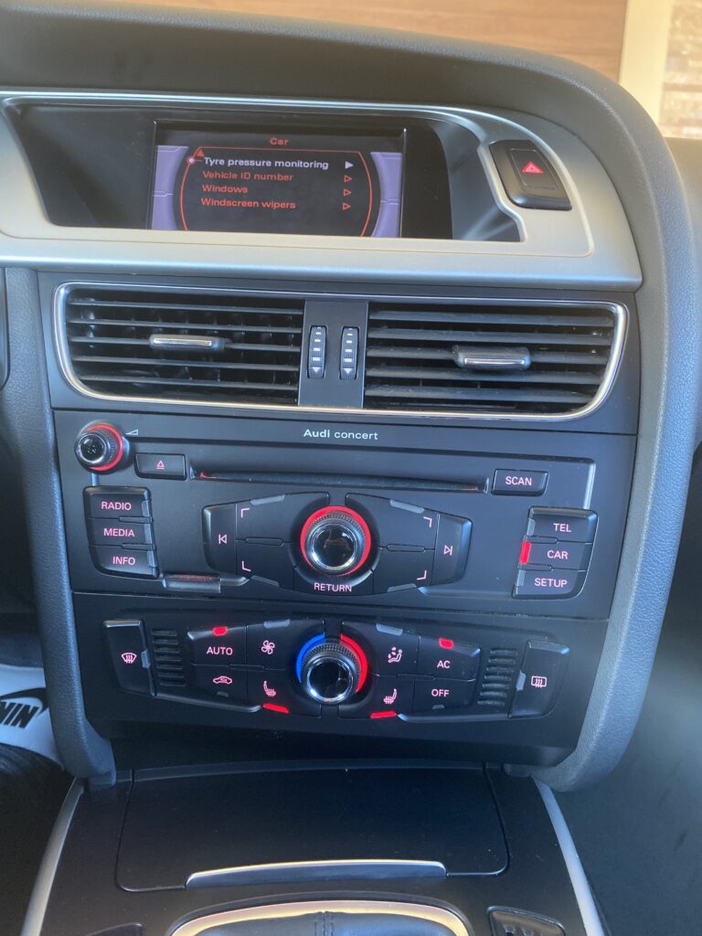 AUDI A4 B8 2.0 TDI, CAHA/170CP, DPF, BI-XENON, Suspensie SPORT
