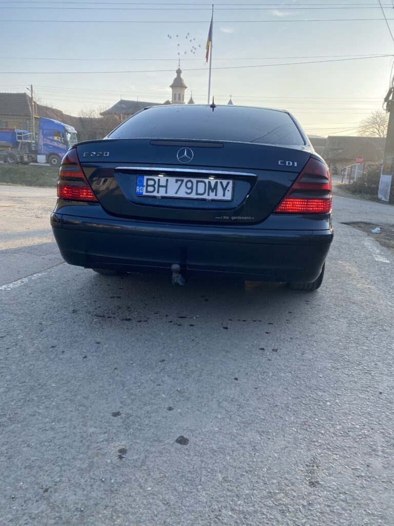 Vand Mercedes E-Class W211