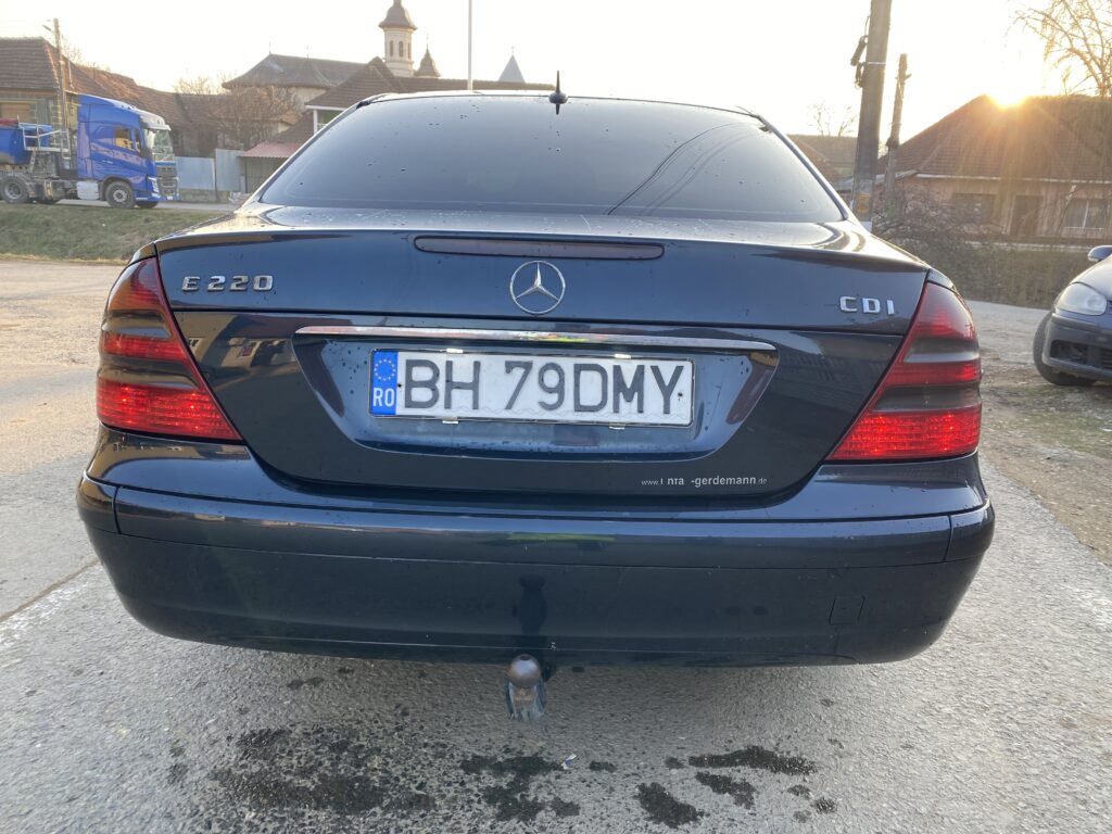 Vand Mercedes E-Class W211