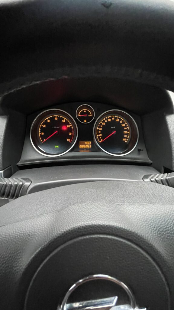 Vand Opel astra H usor avariat