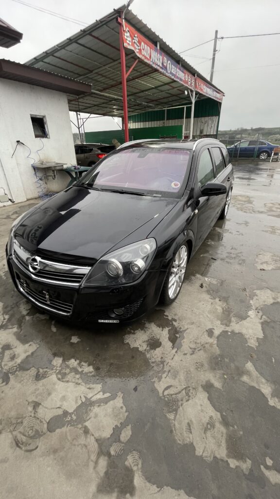 Vand Opel astra H usor avariat