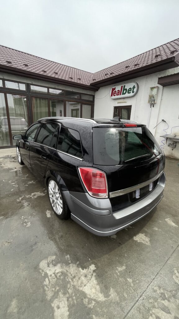 Vand Opel astra H usor avariat