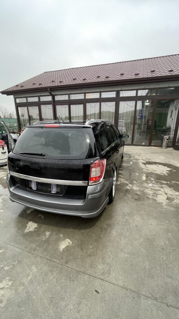 Vand Opel astra H usor avariat