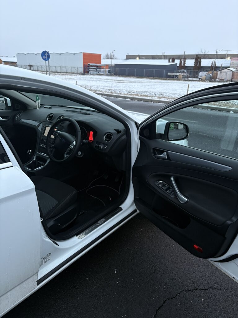 Vând Ford Mondeo