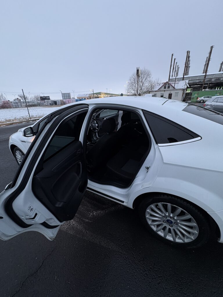 Vând Ford Mondeo