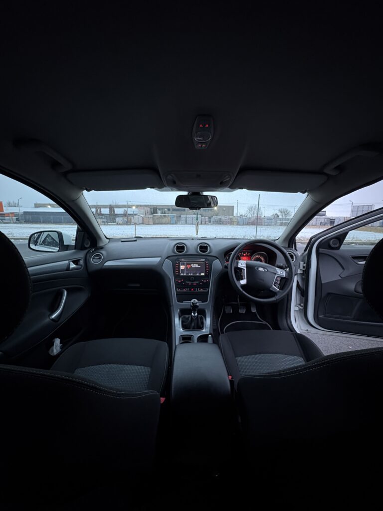 Vând Ford Mondeo